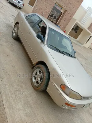 Toyota Camry LE 4dr Sedan (2.2L 4cyl 4A) 2000 Gray
