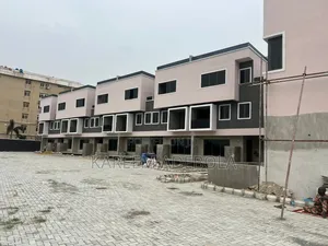 4bdrm Townhouse / Terrace in Off Admiralty Road, Lekki Phase 1 for rent