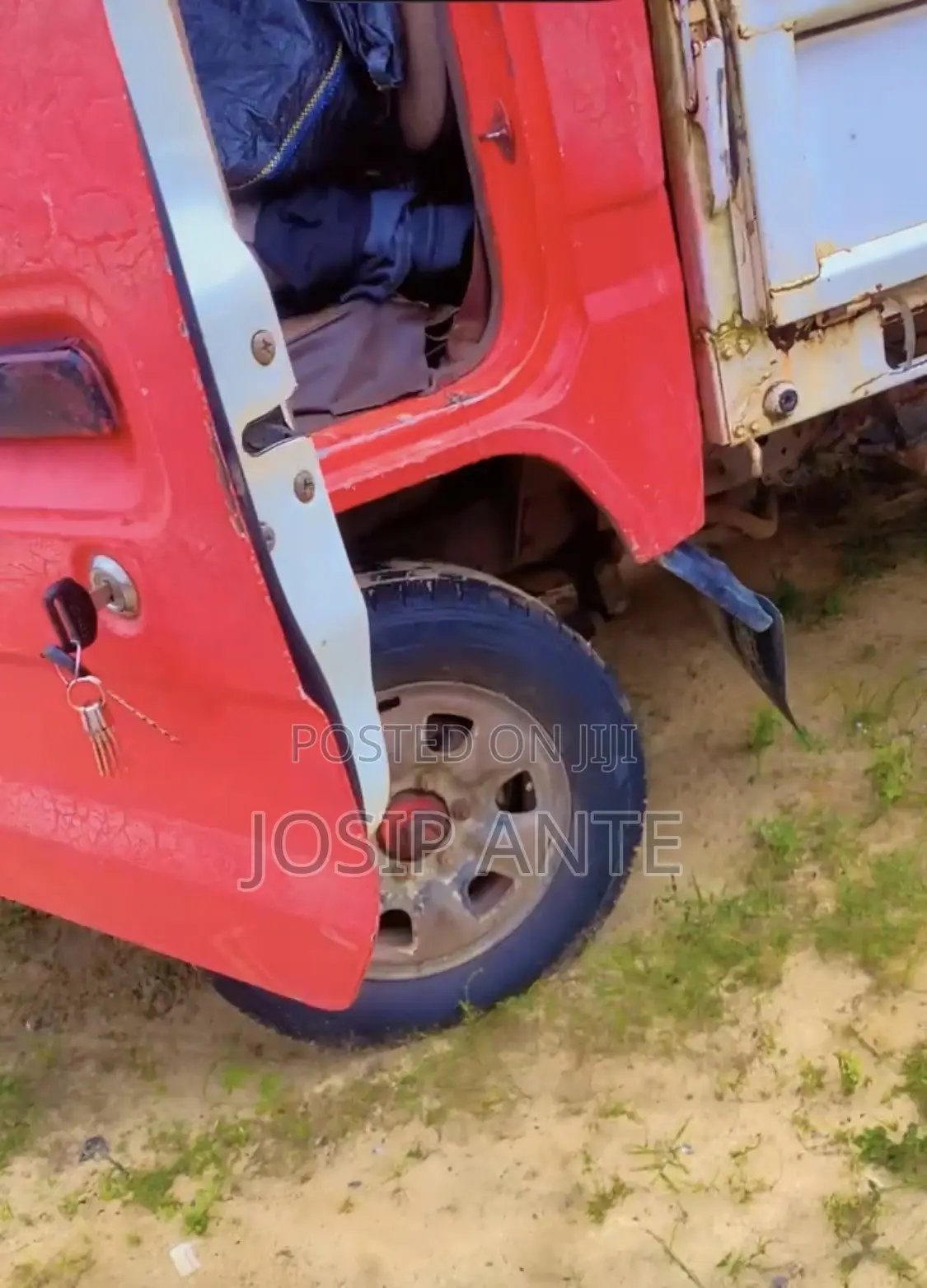 Toyota Dyna 1999 Red
