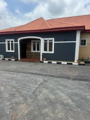 4bdrm Bungalow in Palm Estate for sale