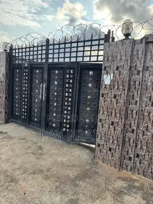 1bdrm Room & Parlour in Adamo for rent