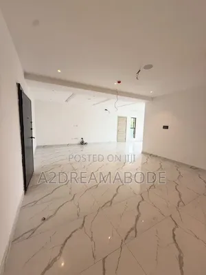 3bdrm Apartment in Lekki Phase 1 for sale
