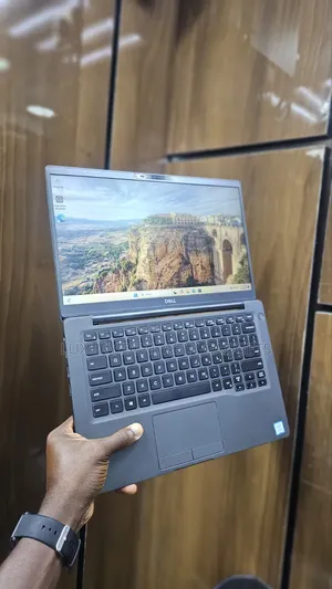Laptop Dell Latitude 7400 8GB Intel Core i5 SSD 256GB