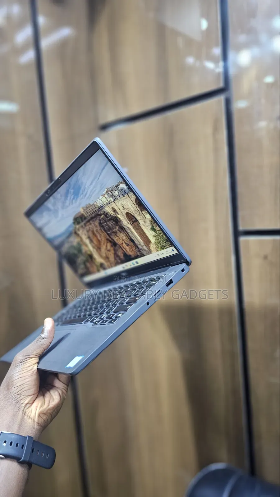 Laptop Dell Latitude 7400 8GB Intel Core i5 SSD 256GB
