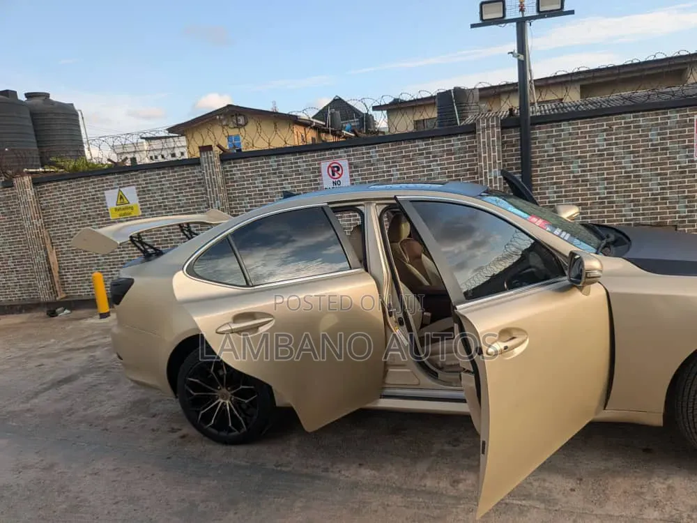 Lexus IS 2008 Brown