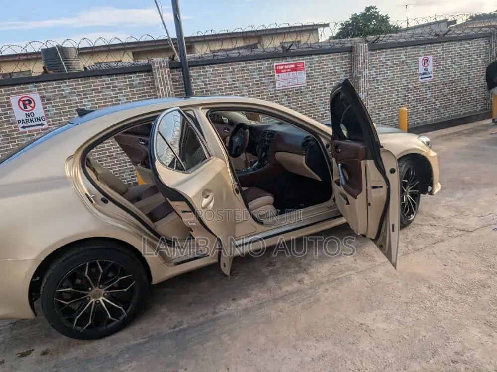 Lexus IS 2008 Brown