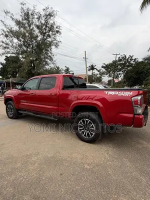 Toyota Tacoma 2018 Red
