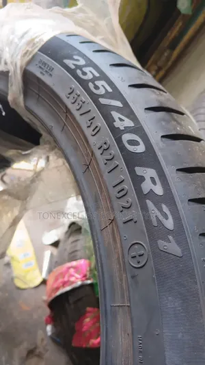 Brand New Pirelli Tyre 255/40/21 Premium Quality 12 Months Warranty