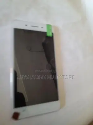 Vivo Y66i 32 GB Gold