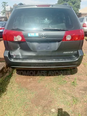 Toyota Sienna 2005 Gray