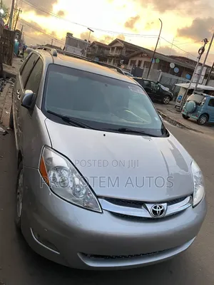 Toyota Sienna Limited 7 Passenger 2010 Gold