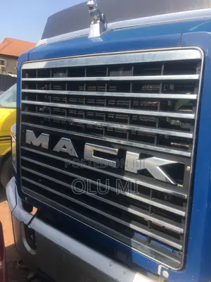 Foreign Used Mack Truck Head 10tires 10boats