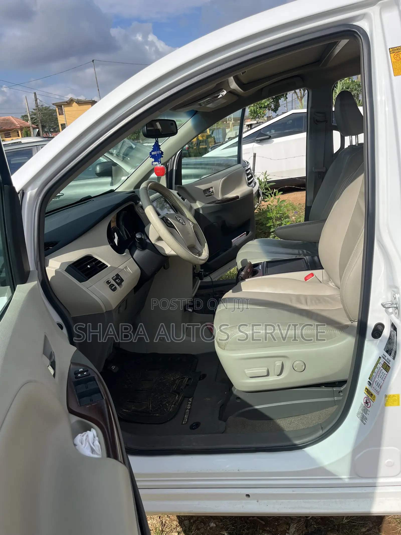 Toyota Sienna 2013 White
