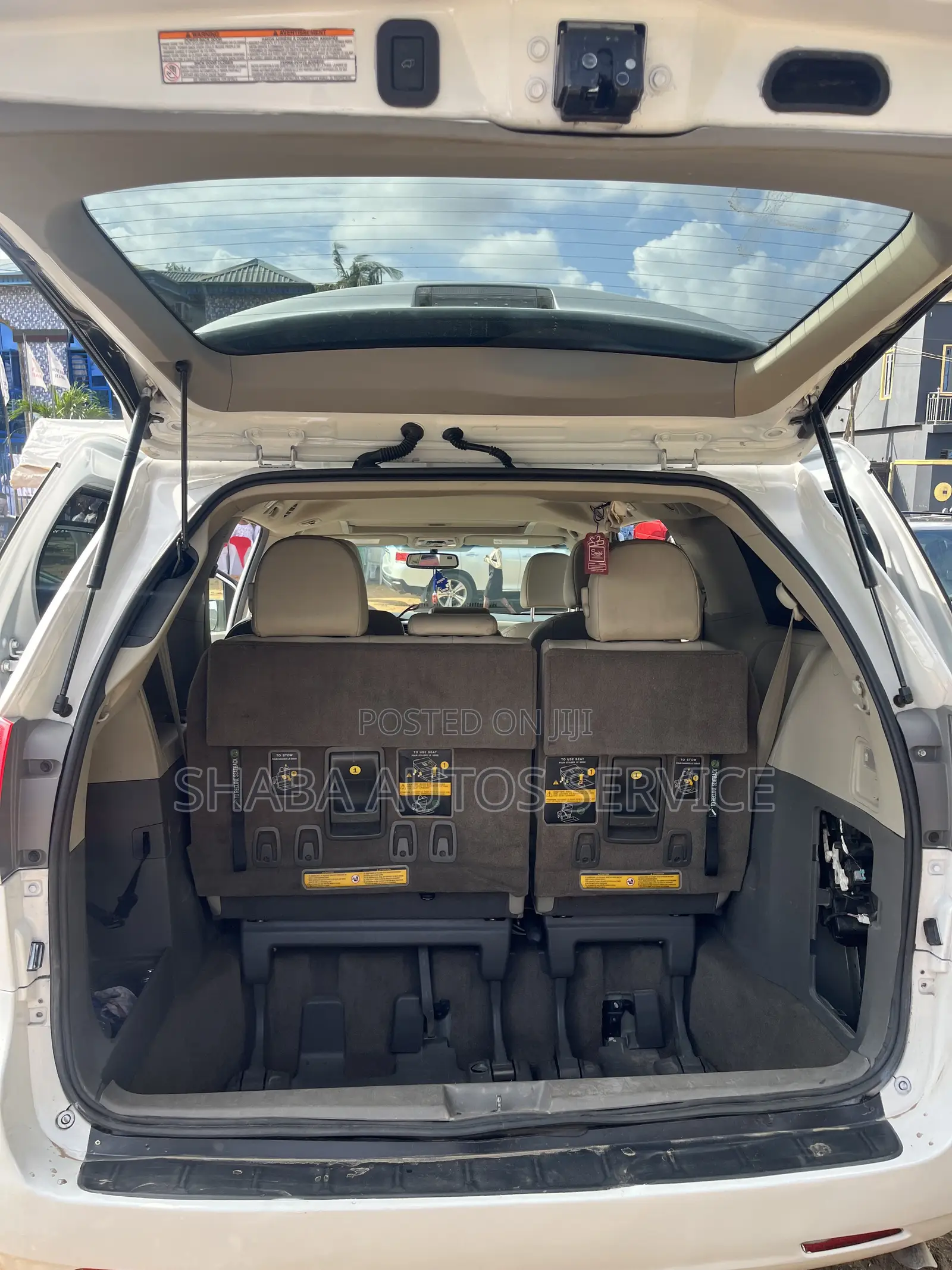 Toyota Sienna 2013 White