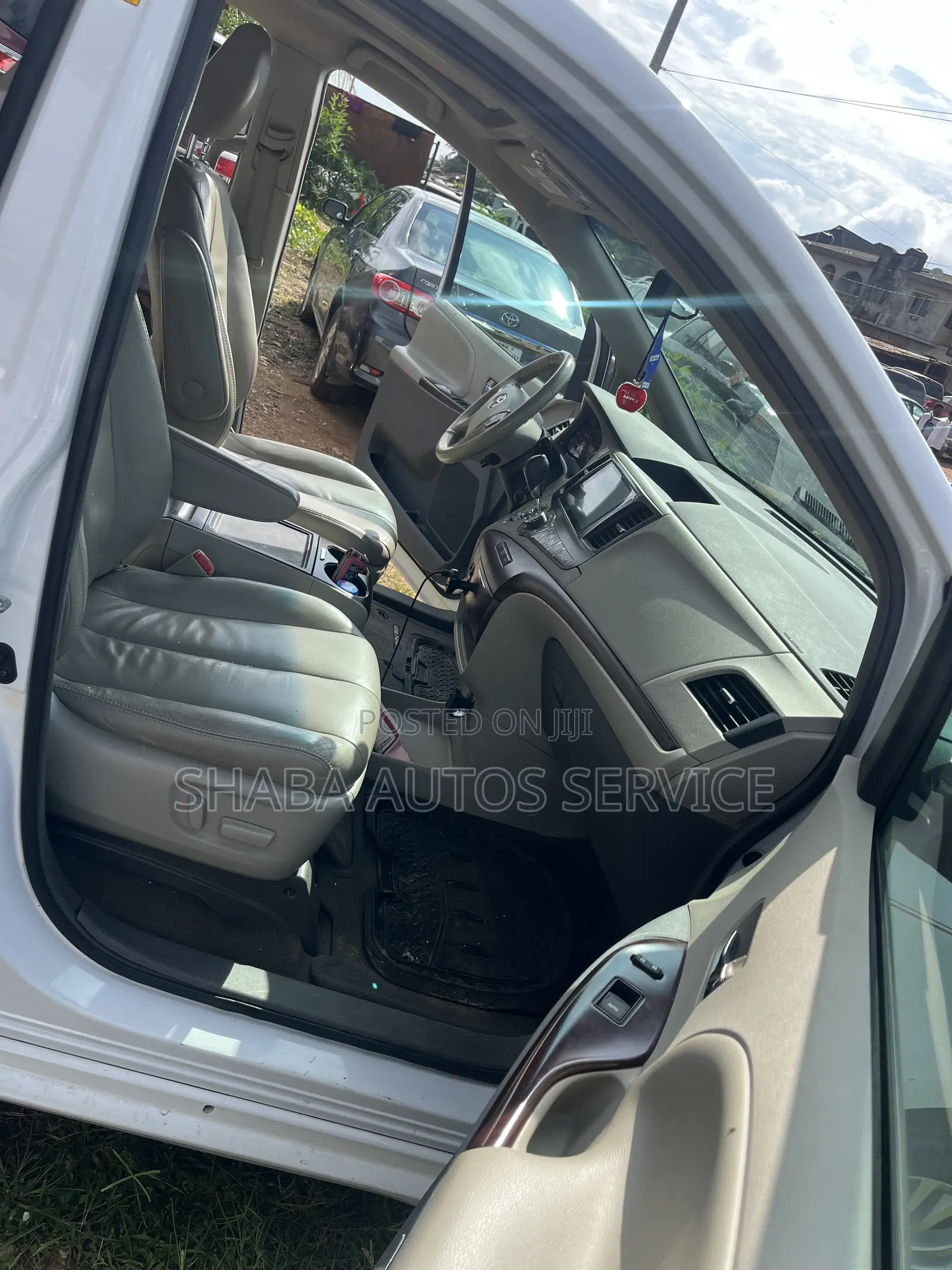 Toyota Sienna 2013 White
