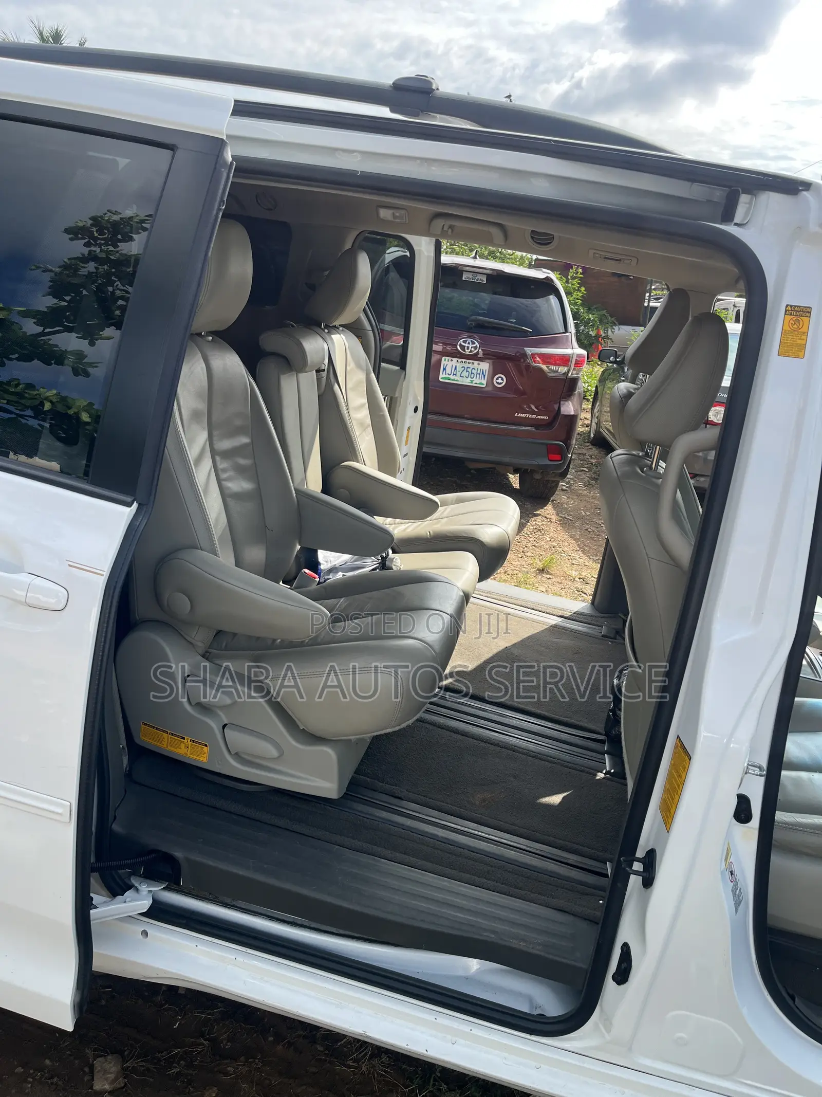 Toyota Sienna 2013 White