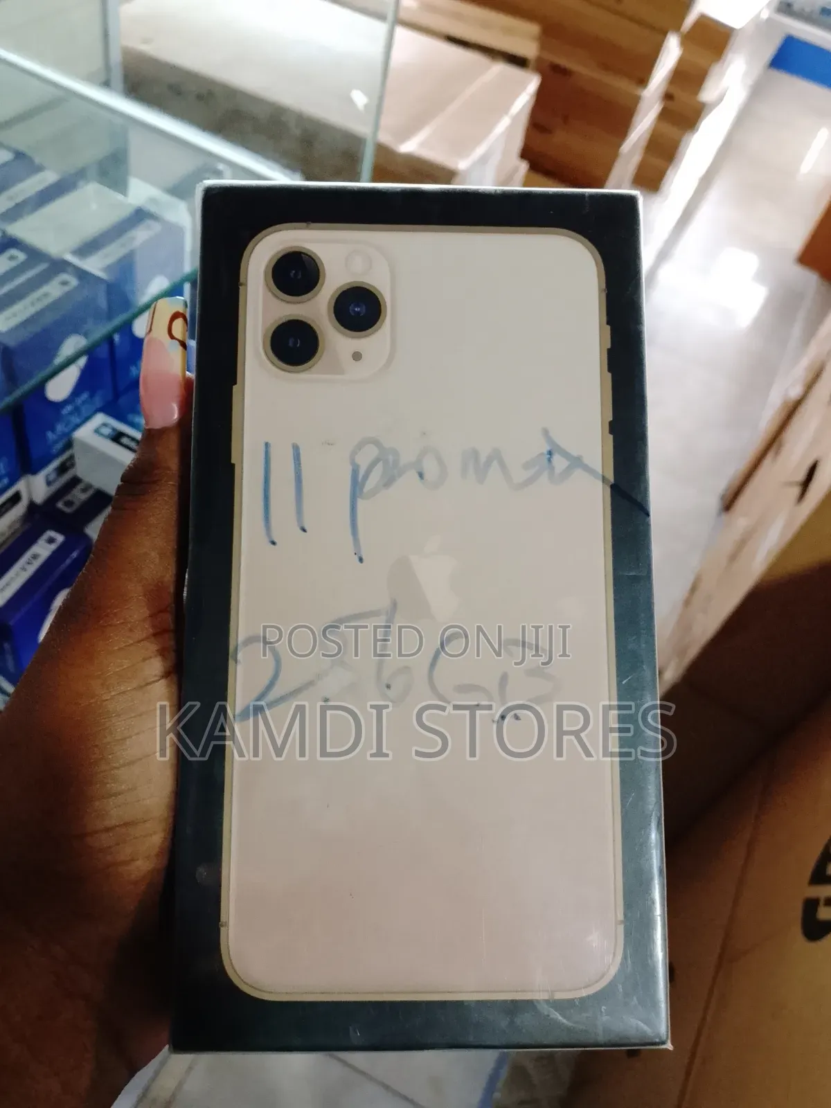 New Apple iPhone 11 Pro Max 256 GB Gold