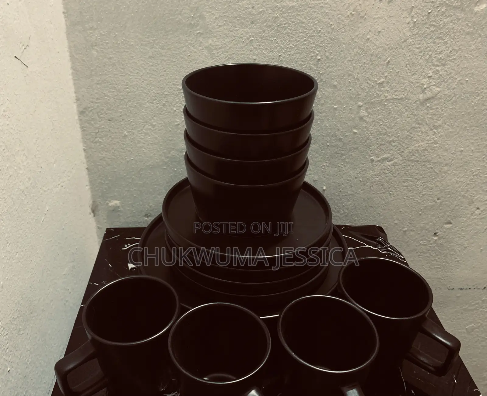 16-Piece Elegant Dinner Set – Stylish & Durable Tableware 