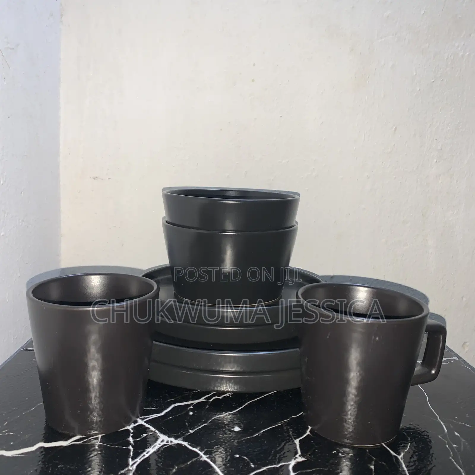 16-Piece Elegant Dinner Set – Stylish & Durable Tableware 