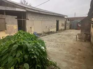 3bdrm Apartment in Akowonjo for sale
