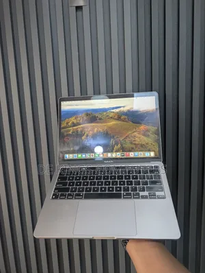 Laptop Apple MacBook Pro 2022 M2 8GB Apple M2 SSD 512GB