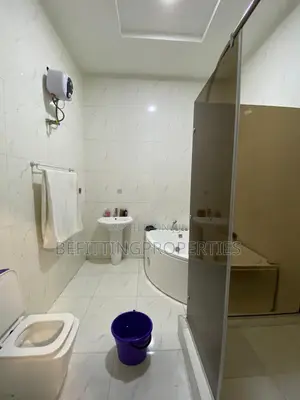 5bdrm Duplex in Osapa london for sale