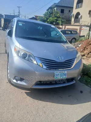 Toyota Sienna 2014 Silver