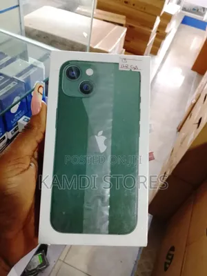 New Apple iPhone 13 128 GB Green