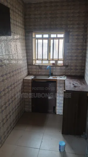 1bdrm Room & Parlour in Karu for rent