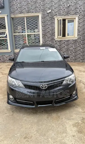 Toyota Camry SE 4dr Sedan (2.5L 4cyl 6A) 2013 Black