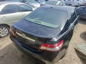 Toyota Camry XLE V6 4dr Sedan (3.5L 6cyl 6A) 2011 Black