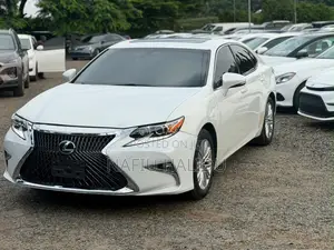 Lexus ES 2015 White