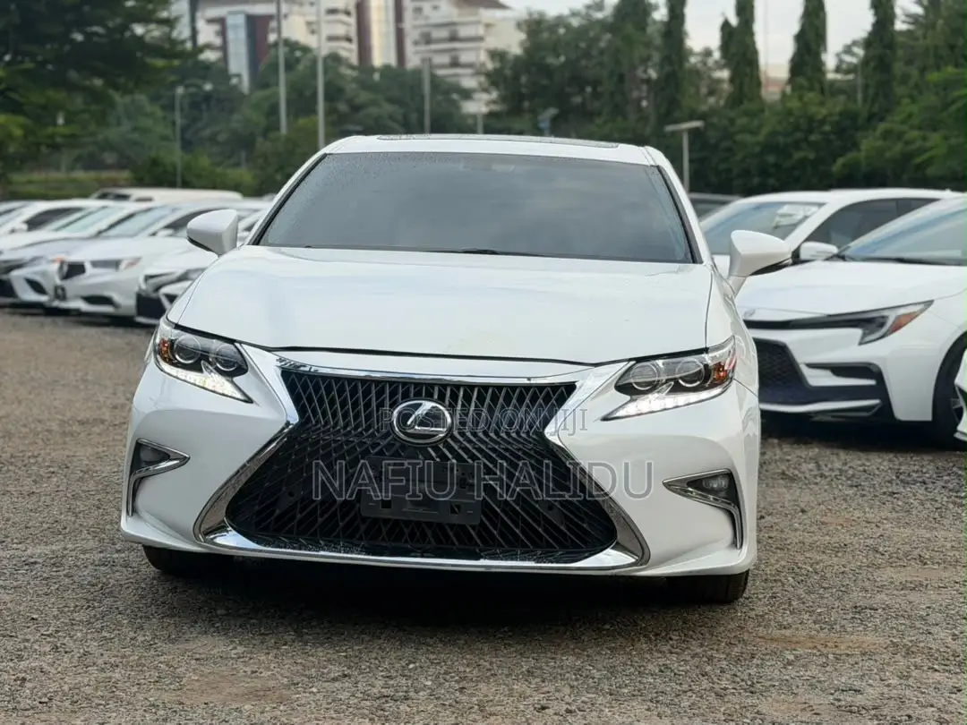 Lexus ES 2015 White