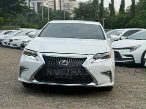Lexus ES 2015 White