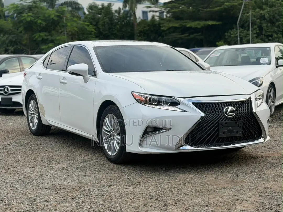 Lexus ES 2015 White