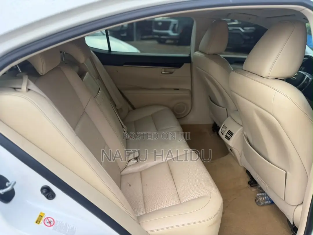 Lexus ES 2015 White
