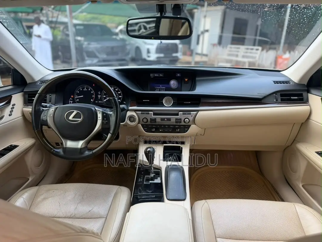 Lexus ES 2015 White