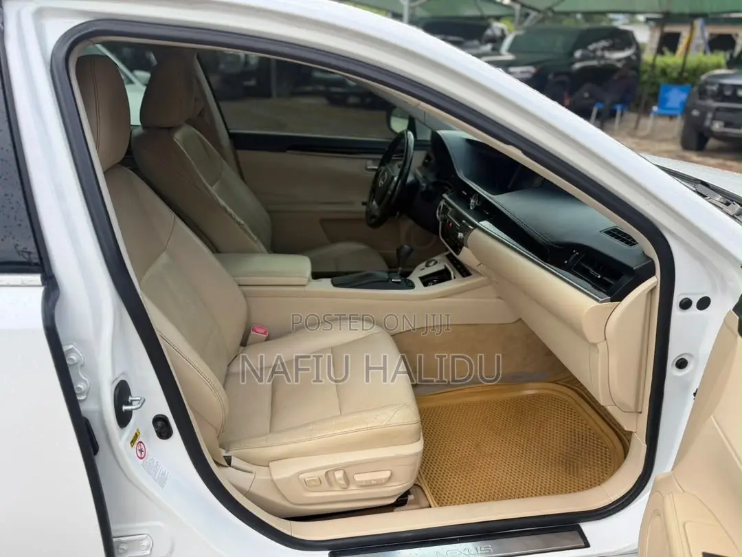 Lexus ES 2015 White