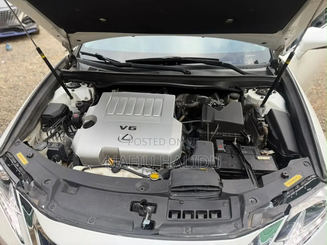 Lexus ES 2015 White