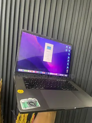 Laptop Apple MacBook Pro 2017 16GB Intel Core i7 SSD 512GB
