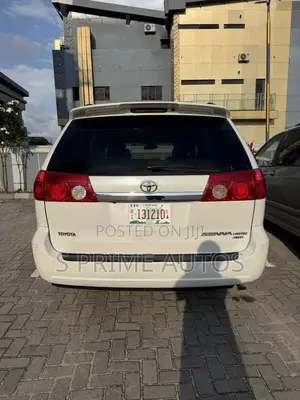 Toyota Sienna XLE Limited 4WD 2007 White