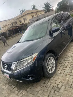 Nissan Pathfinder Platinum 4dr SUV (3.5L 6cyl CVT) 2014 Gray