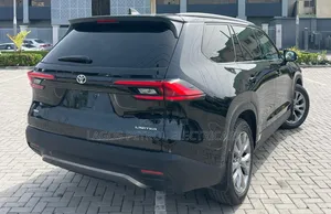Toyota Highlander 2024 Black