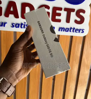 New Samsung Galaxy S20 FE 5G 128 GB Black