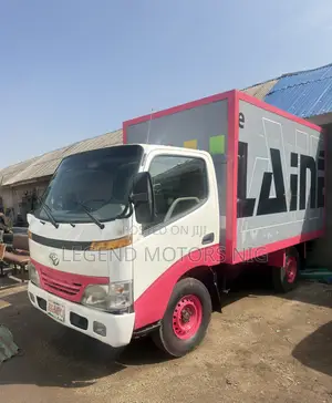 Toyota Dyna 150 ( Container Body ) 2RZ Engine