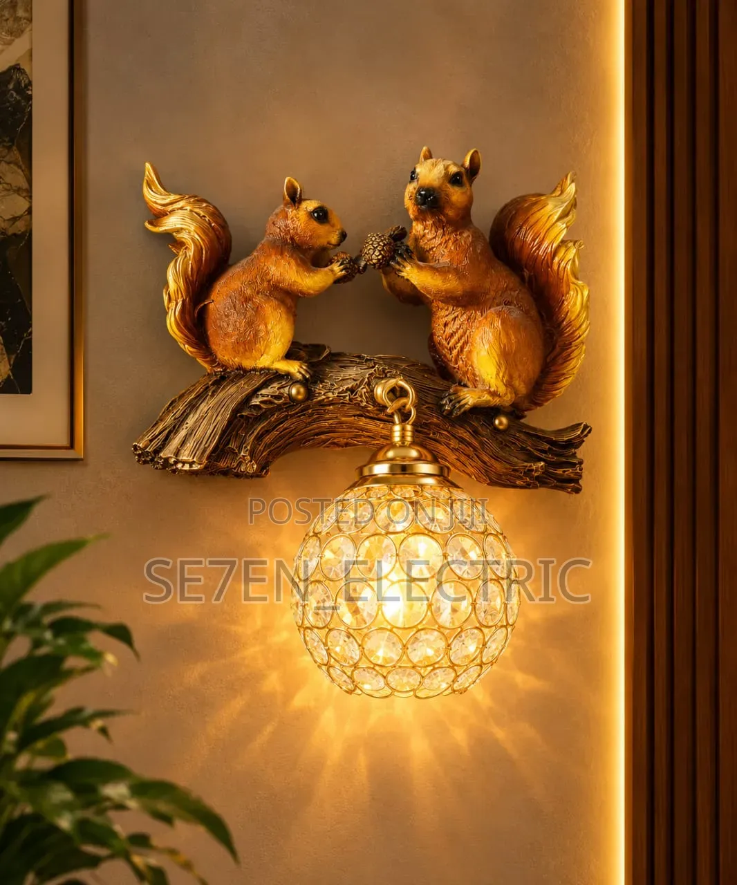 Squirrel Luxury Wall Bracket Lamp Design 0022