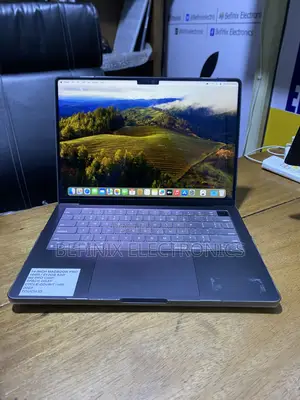 Laptop Apple MacBook Pro 2023 M3 Pro 18GB Apple M3 Pro SSD 512GB