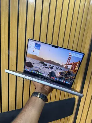 Laptop Apple MacBook Pro 2021 M1 16GB Apple M1 Pro SSD 512GB