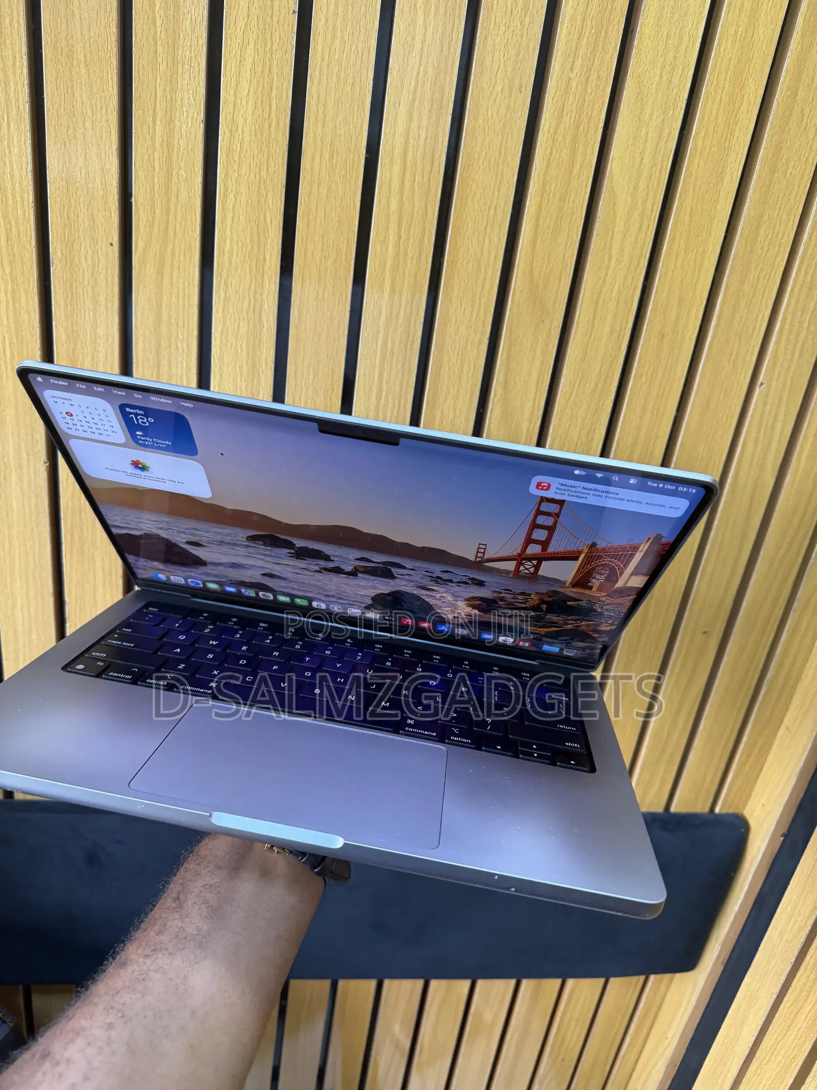 Laptop Apple MacBook Pro 2021 M1 16GB Apple M1 Pro SSD 512GB