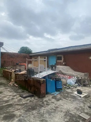 Land Measuring 485sqm With a Demolishable Structure on It, in a Love